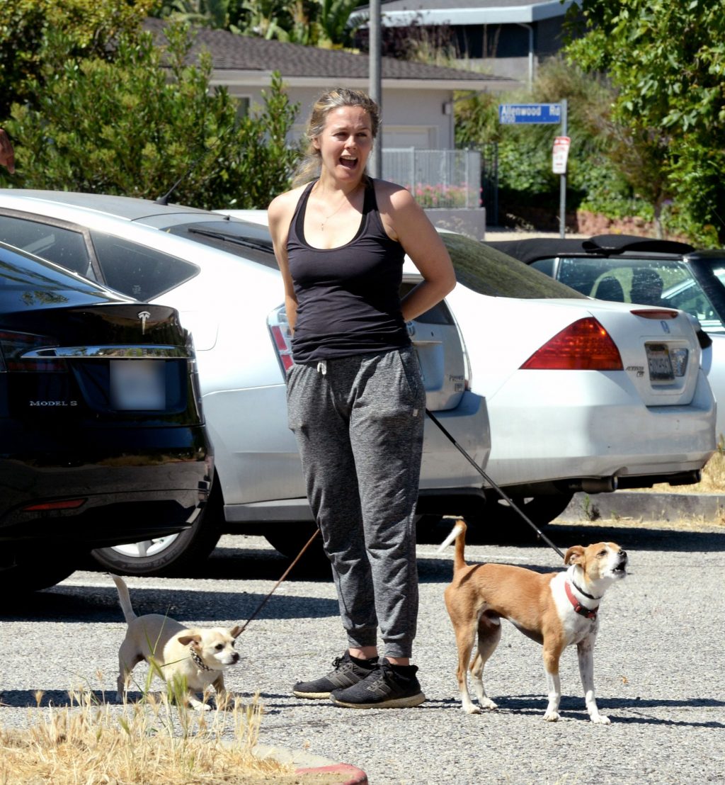 Sexy Alicia Silverstone Heads out for a Hike in LA (32 Photos)