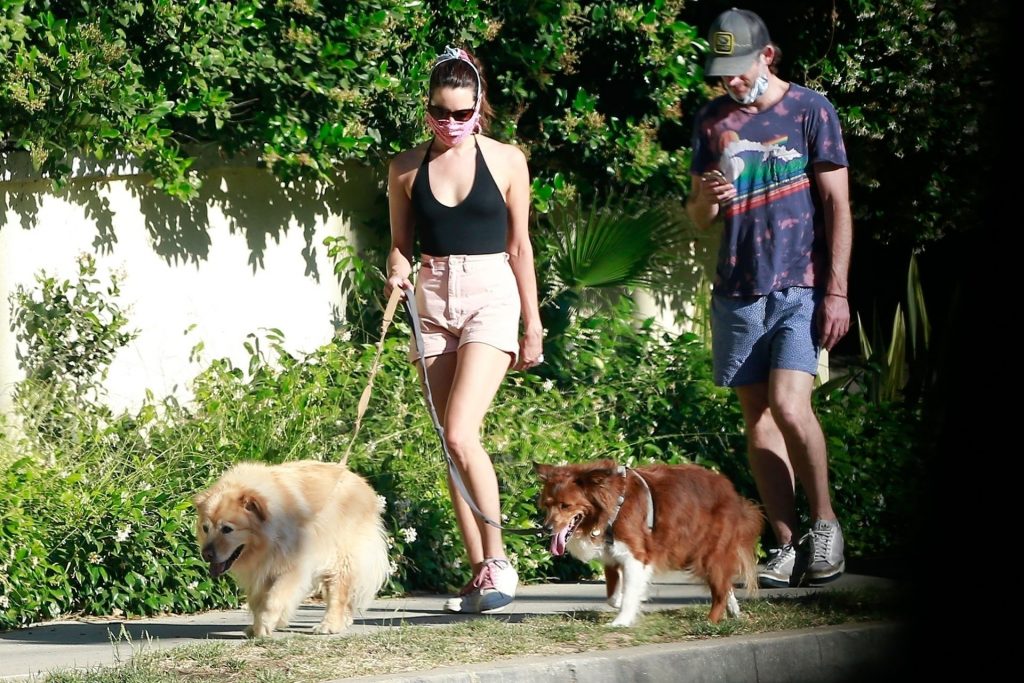 Aubrey Plaza &amp; Jeff Baena Take Their Two Dogs for the Daily Walk (38 Photos)