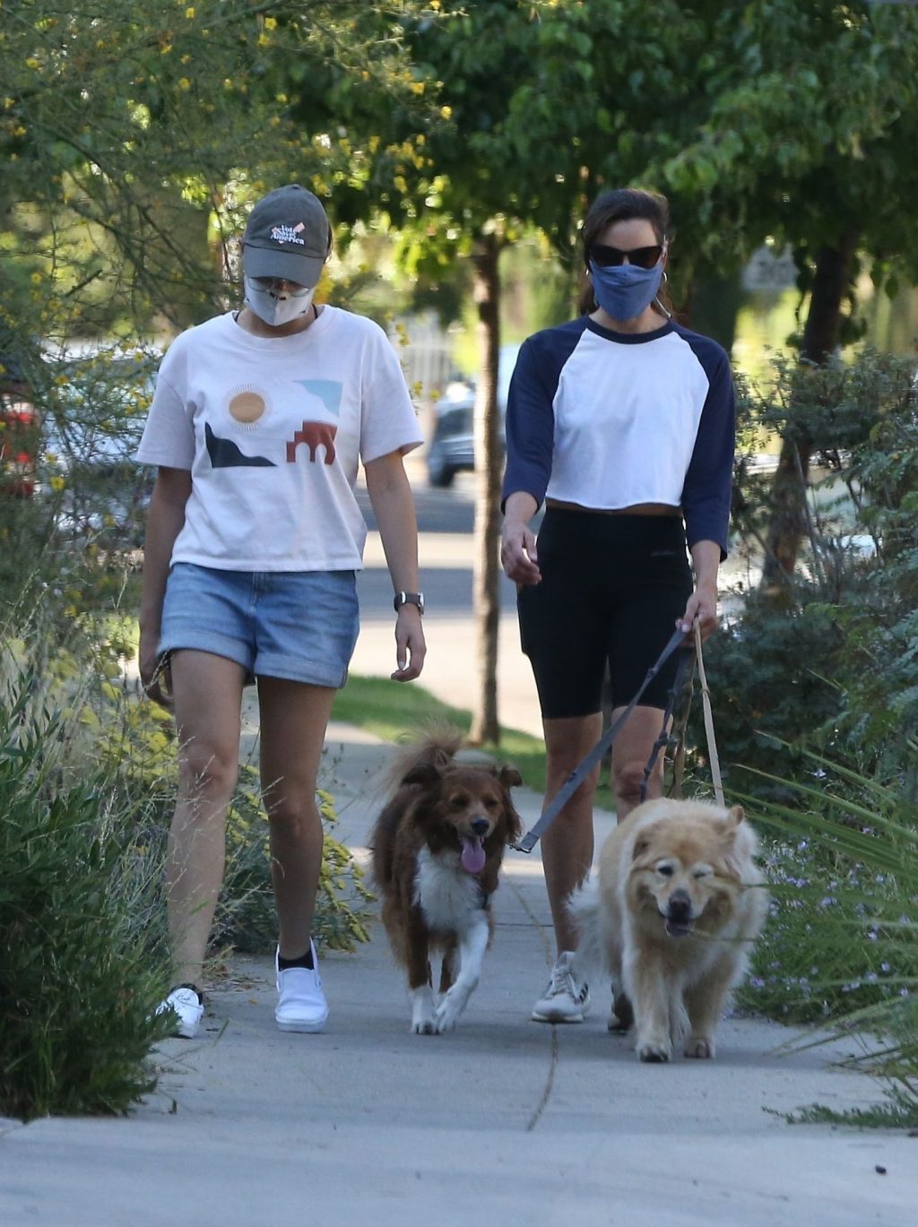 Braless Aubrey Plaza Walks Her Dogs with a Girlfriend (16 Photos)