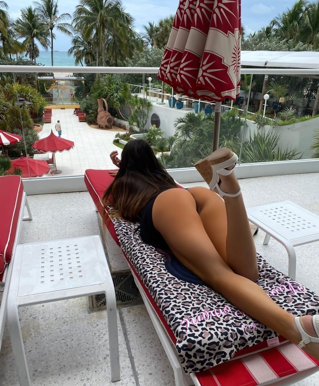Claudia Romani Enjoys a Day at the Faena Hotel (12 Photos)