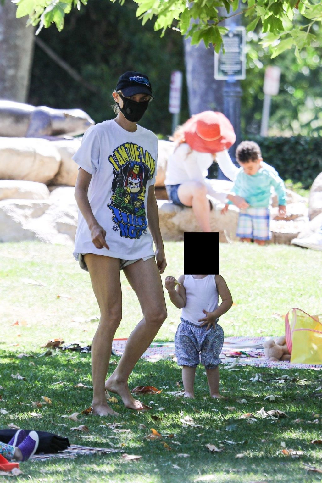 Diane Kruger Enjoys a Day at the Park with Her Daughter (42 Photos)