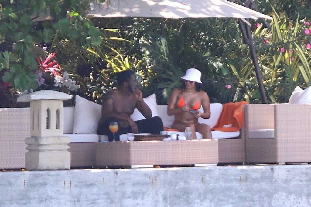 P. Diddy Relaxes Shirtless With Bikini-Clad Beauty In Miami Beach (21 Photos)