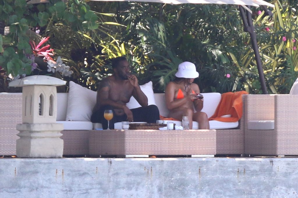 P. Diddy Relaxes Shirtless With Bikini-Clad Beauty In Miami Beach (21 Photos)