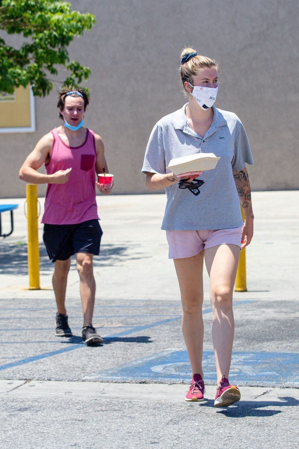 Ireland Baldwin Takes Leftovers to Go After Having Lunch with a Boyfriend (27 Photos)
