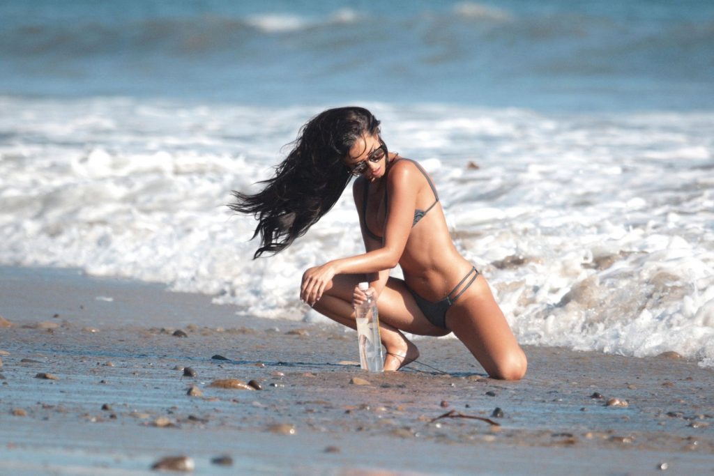 Jaylene Cook Shows Off Her Sexy Bikini Body on the Set of a Beach Photoshoot (41 Photos)