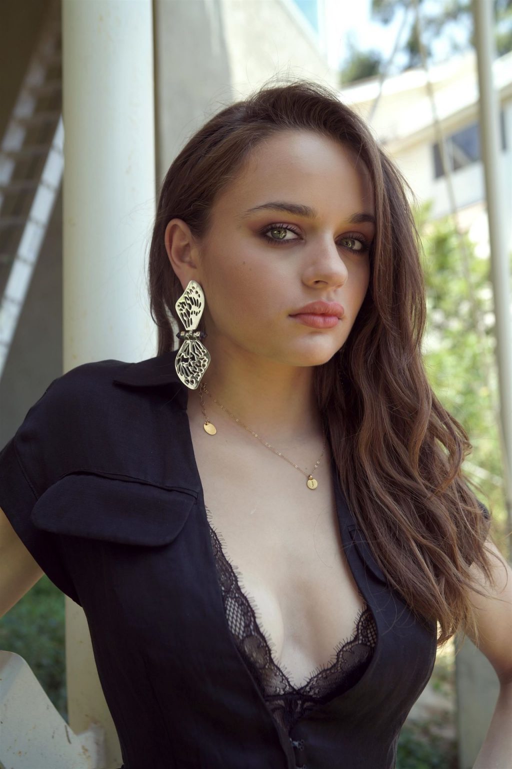 Joey King Shows Off Her Tits For Kelly Clarkson Show (10 Photos)