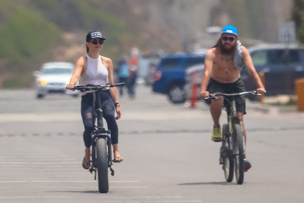 Kate Hudson Shows Her Pokies While Riding a Bike in Malibu (41 Photos)