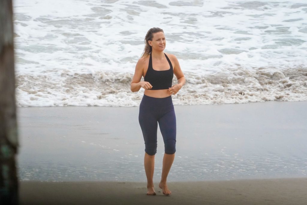 Kate Hudson Shows Off Her Killer Body in Malibu (41 Photos)