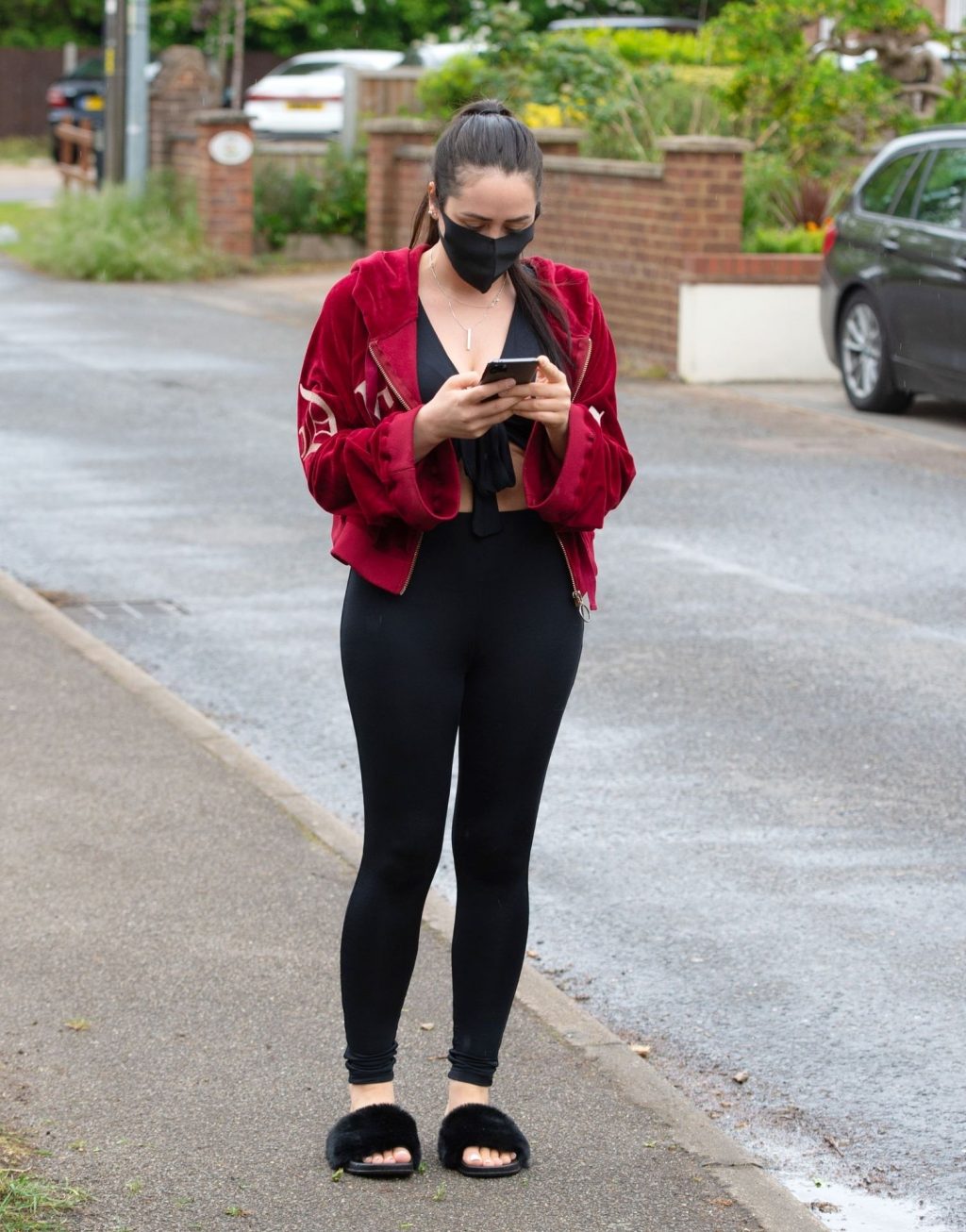 Busty Marnie Simpson is Seen Leaving Her Home in Bedfordshire (13 Photos)