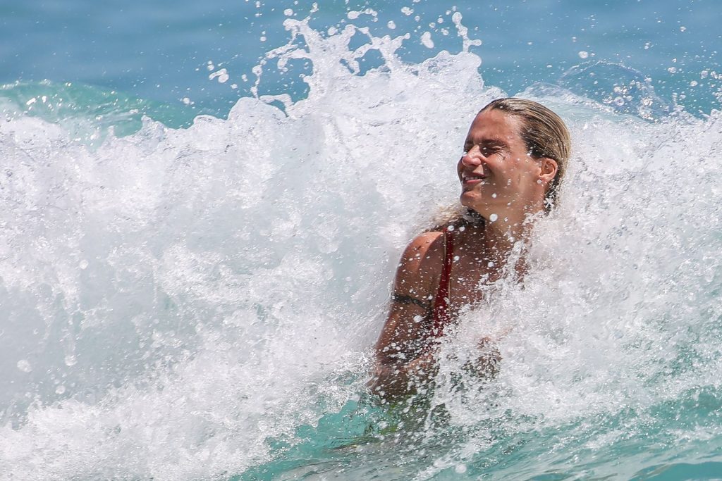 Michelle Hunziker Takes a Swim in Varigotti (31 Photos)