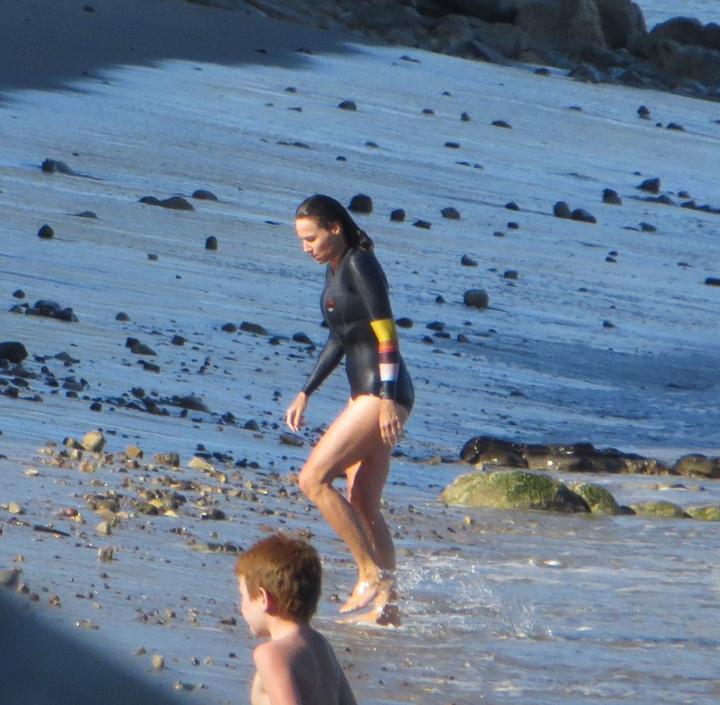 Sexy Minnie Driver Is Swimming In Malibu (15 Photos)