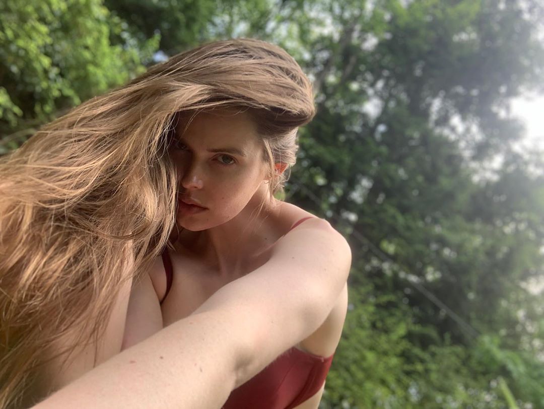 Model Robyn Lawley takes some sexy selfie photos in Woodstock - Instagram, ...
