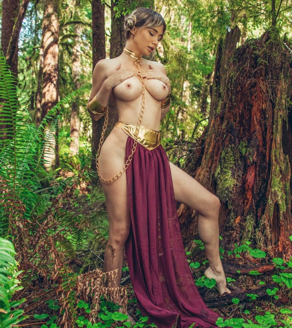 Sara Underwood Nude &amp; Sexy (9 New Photos)