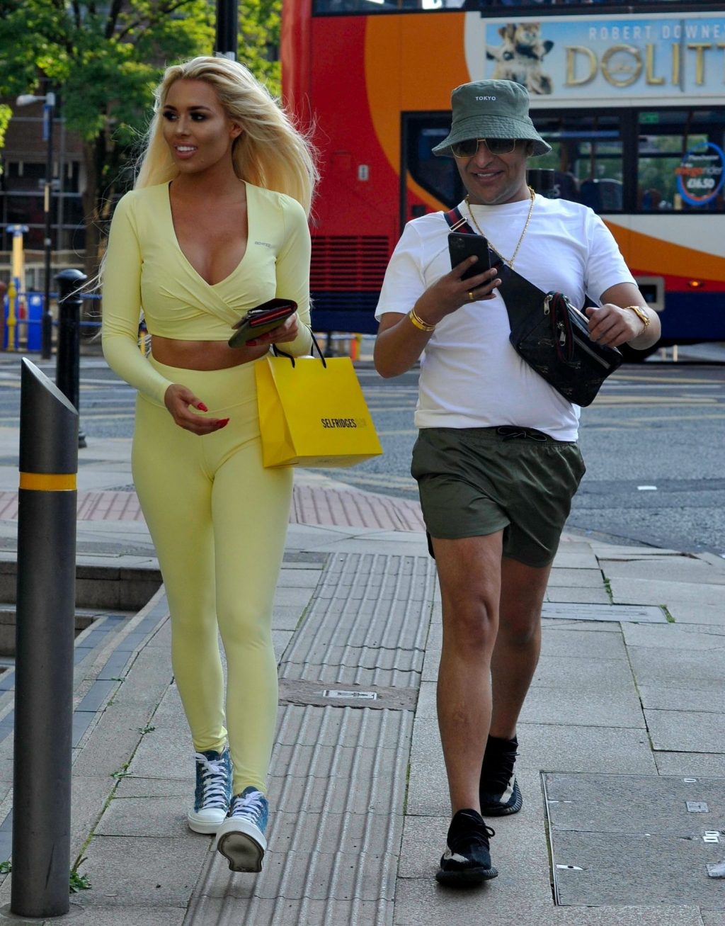 Sexy Shannen Reilly McGrath Is Spotted in Manchester (13 Photos)
