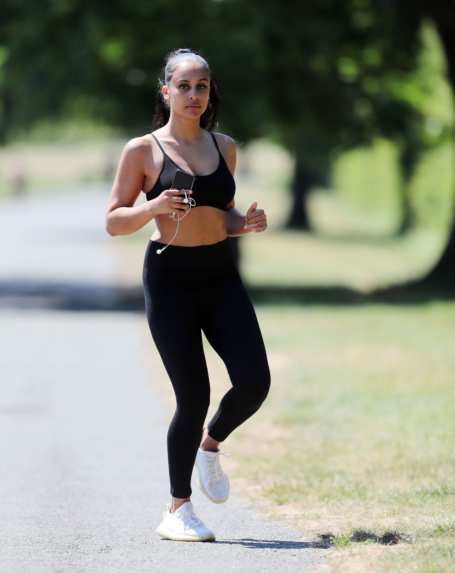 Shari Halliday Shows Off Her Fit Body in a London Park (46 Photos) .