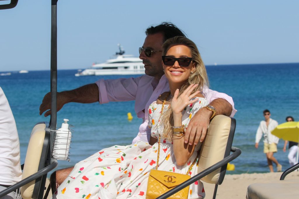 Sylvie Meis &amp; Niclas Castello Enjoy a Day on the Beach in Saint Tropez (42 Photos)