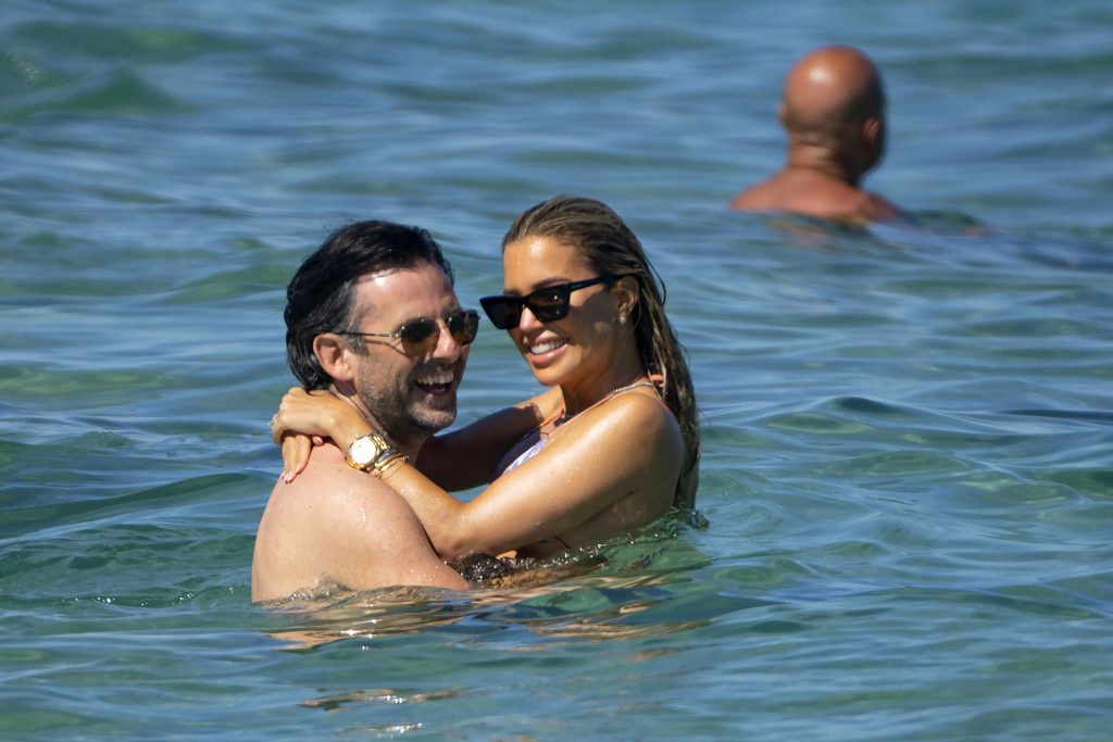 Sylvie Meis &amp; Her Future Husband Enjoy Their Vacation in Saint Tropez (44 Photos)