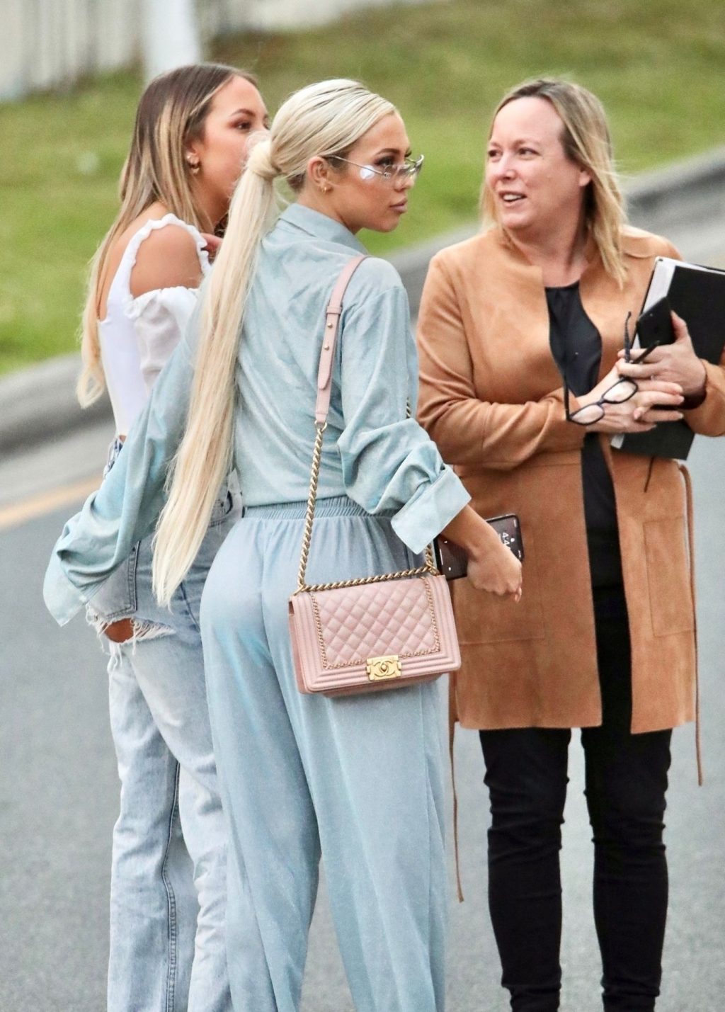 Tammy Hembrow Is Pictured Out and About with Friends on the Gold Coast (33 Photos)
