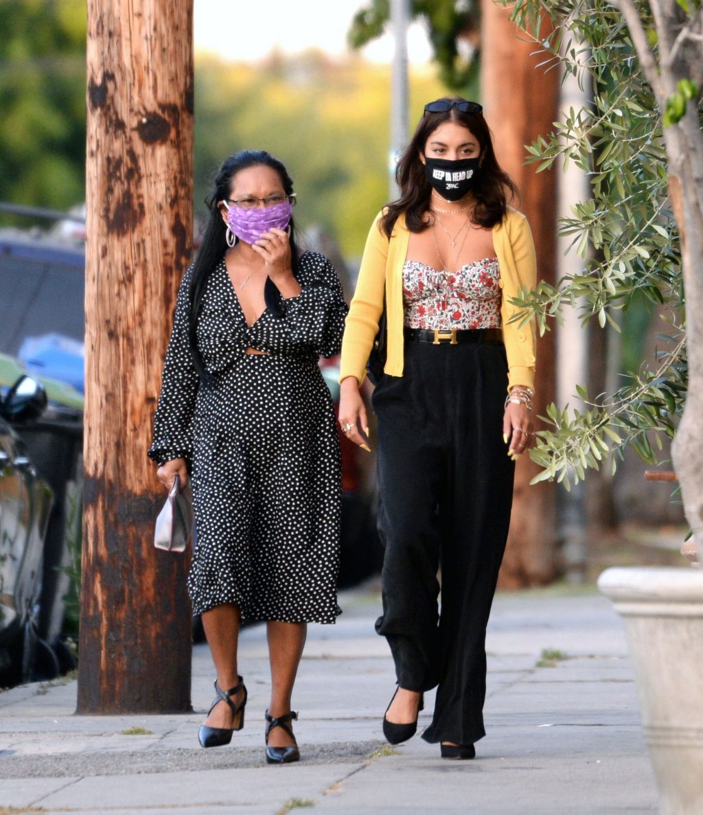 Vanessa Hudgens is Pictured Out With Her Mom in LA (31 Photos)