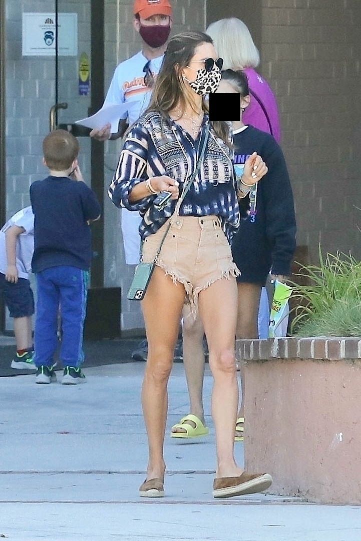Leggy Alessandra Ambrosio Looks Trendy as She Runs Errands in Pacific Palisades (16 Photos)