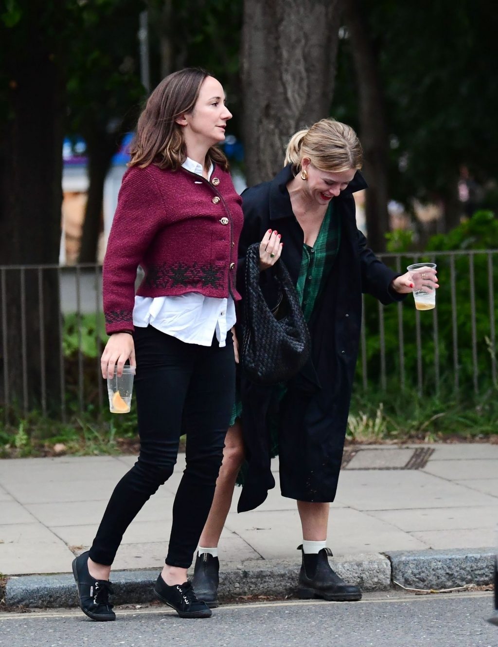 Alice Eve Is Pictured Enjoying Drinks on the Pavement with a Friend in London (106 Photos)