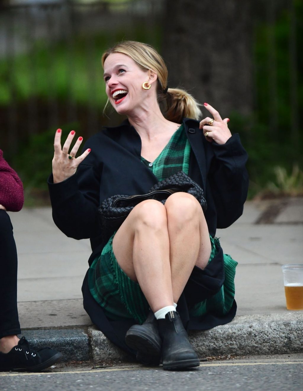 Alice Eve Is Pictured Enjoying Drinks on the Pavement with a Friend in London (106 Photos)