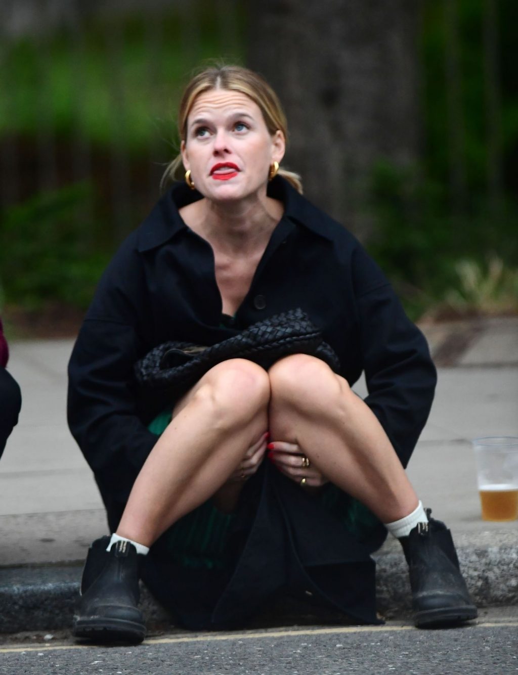 Alice Eve Is Pictured Enjoying Drinks on the Pavement with a Friend in London (106 Photos)