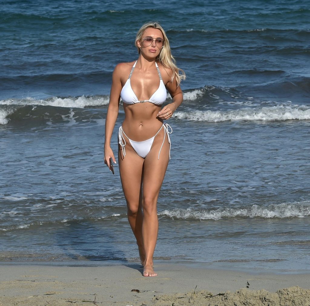 Amber Turner Enjoys a Day on the Beach in Ibiza (15 Photos)