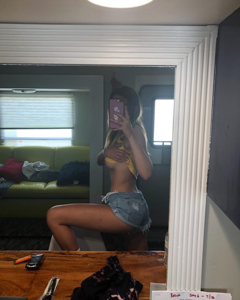 Bella Thorne Sexy (22 New Photos)