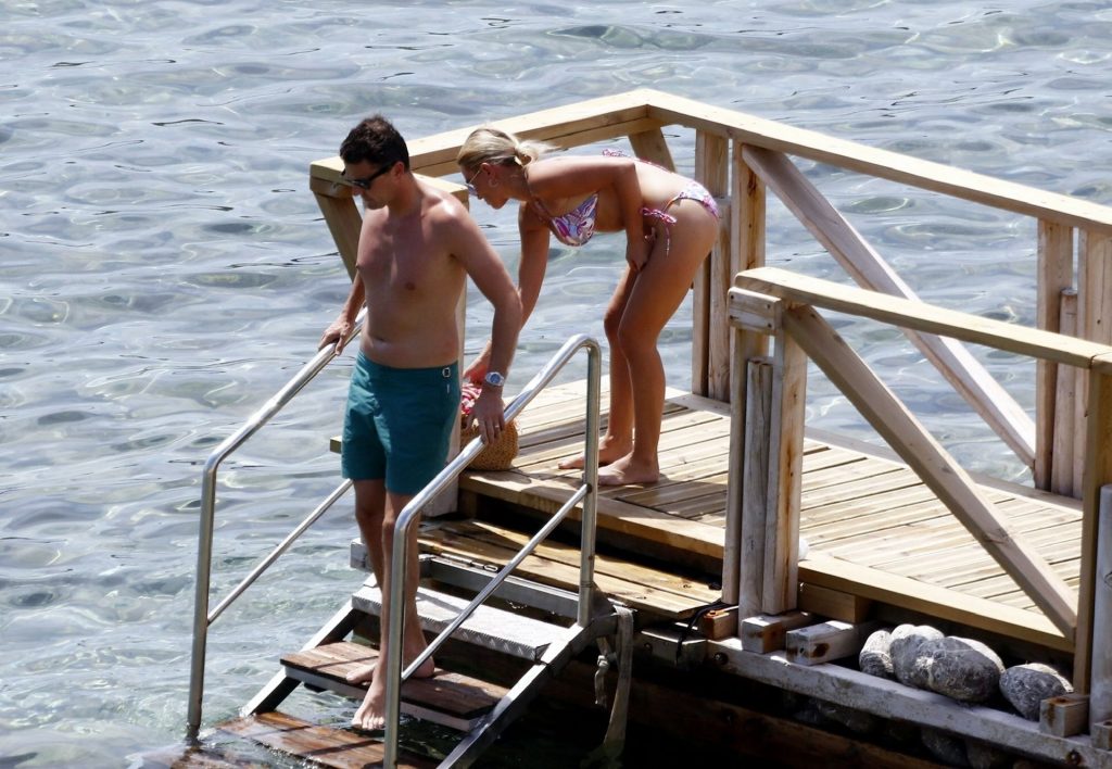 Billie Faiers Enjoys Her Summer Holiday in Ibiza (34 Photos)