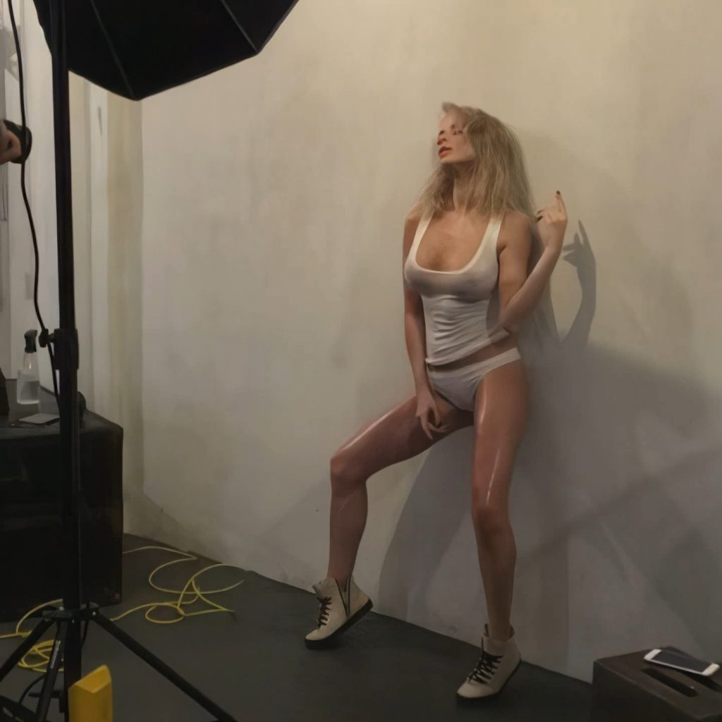 Ekaterina Enokaeva Nude &amp; Sexy (19 Photos)
