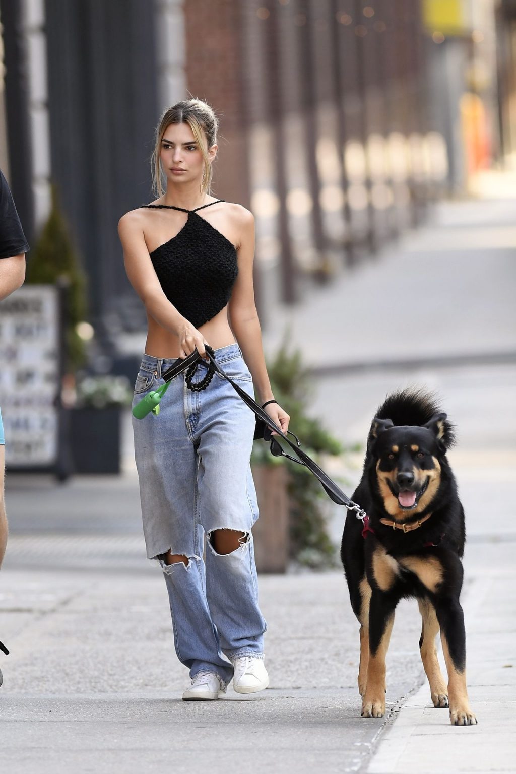 Emily Ratajkowski And Her Husband Take A Morning Walk In NYC (41 Photos)