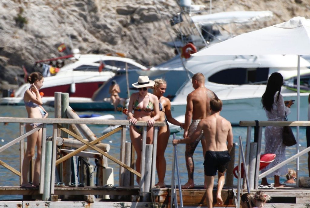 Gabby Allen &amp; Brandon Myers Enjoy a Day on Holiday in Ibiza (124 Photos)