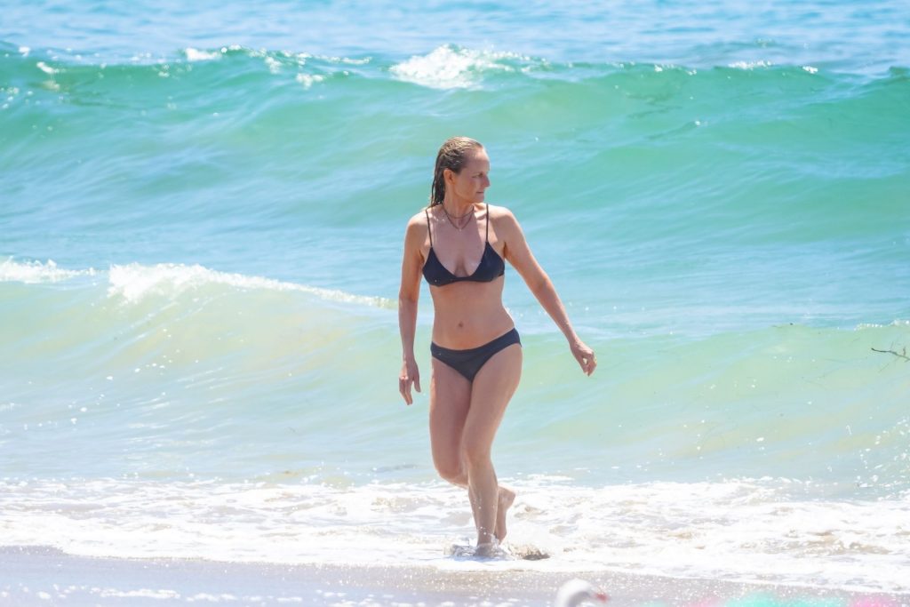Helen Hunt Shows Off Her Bikini Body in Malibu (43 Photos)