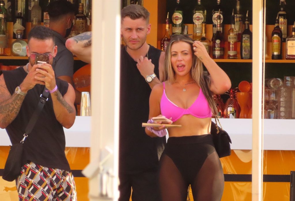 Holly Hagan Enjoys a Day at Wayne Lineker’s Beach Club in Ibiza (15 Photos)