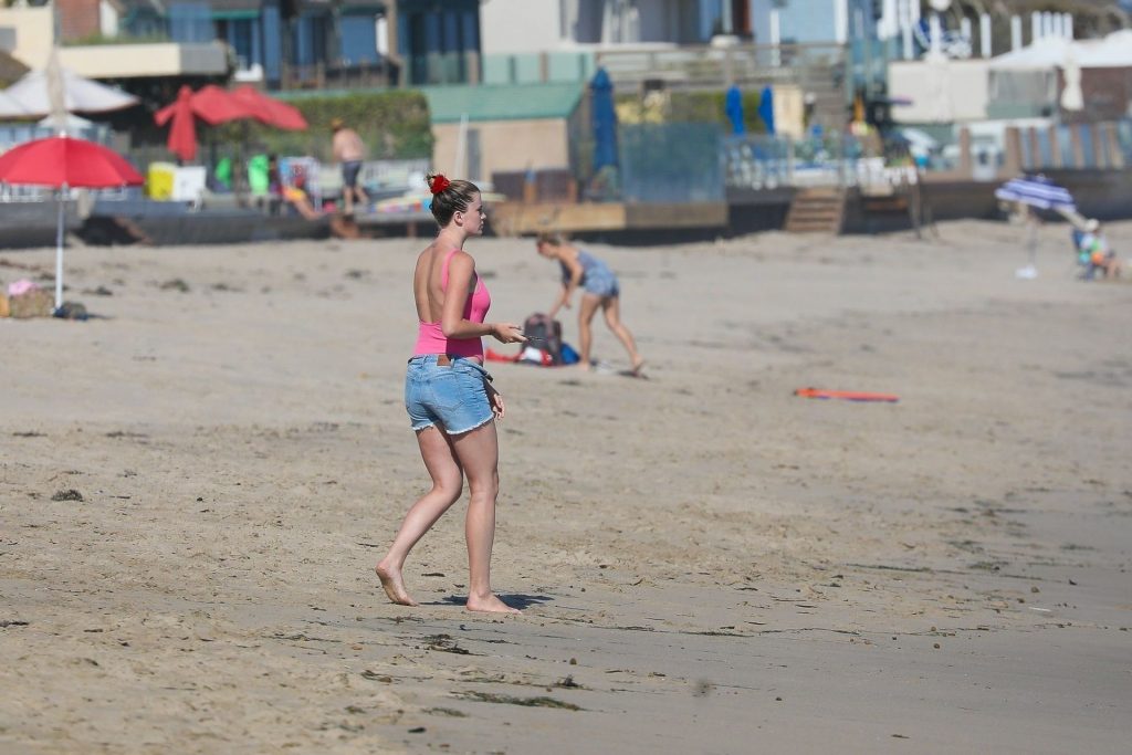 Ireland Baldwin Heads into the Ocean to Cool Off in Malibu (133 Photos)