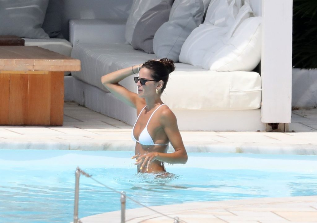 Izabel Goulart Shows Off Her Sexy Slim Body While Enjoying Her Time on the Beautiful Island of Mykonos (80 Photos)