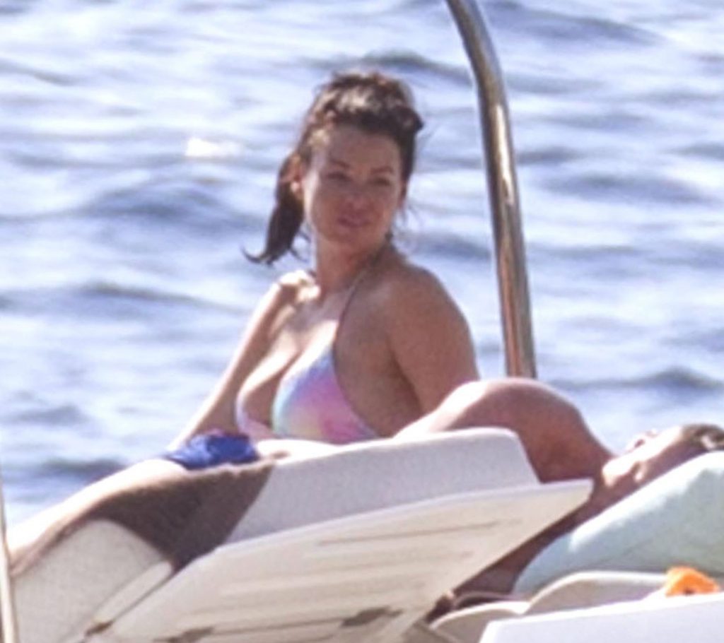 Jessica Wright Enjoys a Her Spanish Sunshine Break on Holiday with Her Beau in Mallorca (43 Photos)