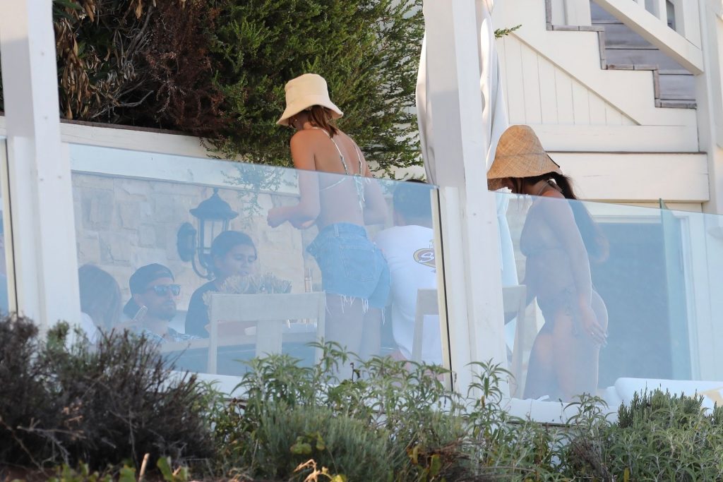 Kendall Jenner &amp; Fai Khadra Go For a Walk While Enjoying a Beach Day in Malibu (191 Photos)
