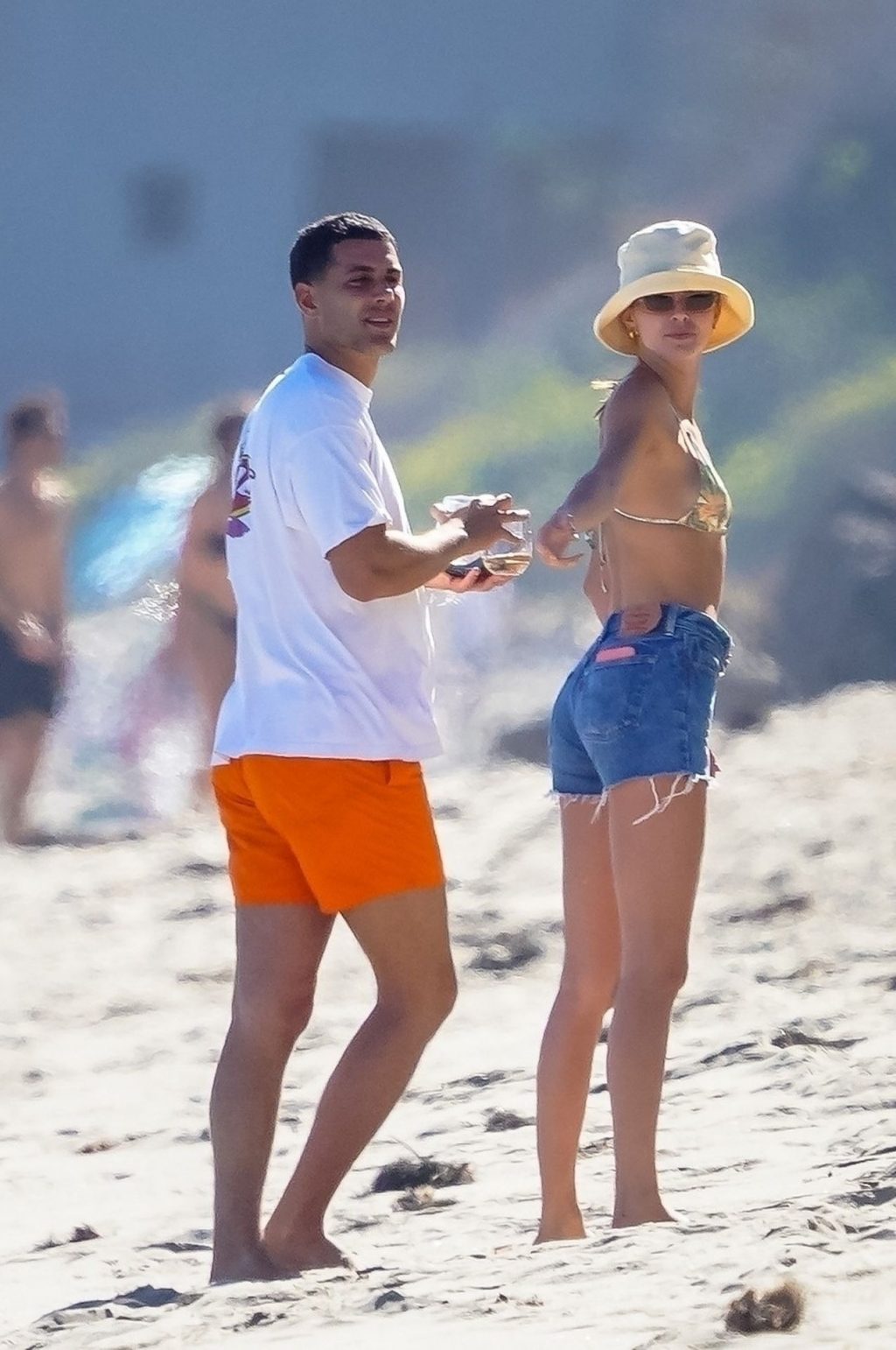 Kendall Jenner &amp; Fai Khadra Go For a Walk While Enjoying a Beach Day in Malibu (191 Photos)