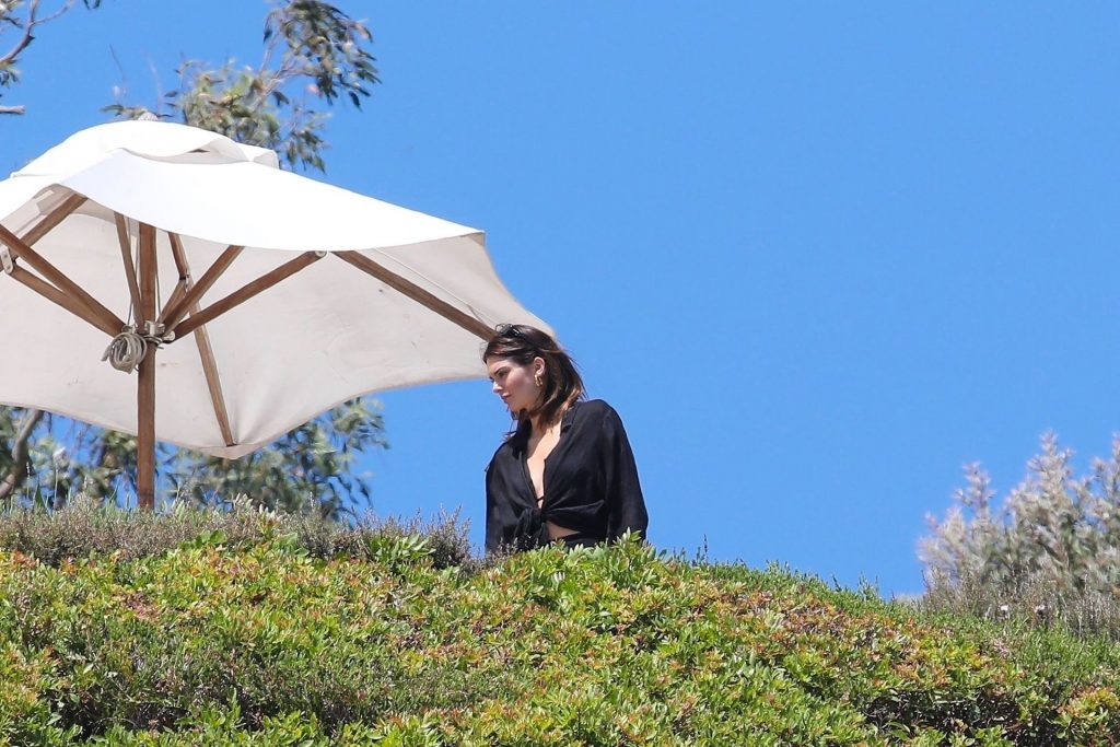 Kendall Jenner &amp; Kourtney Kardashian Film KUTK in Malibu (44 Photos)