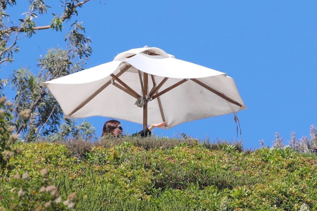 Kendall Jenner &amp; Kourtney Kardashian Film KUTK in Malibu (44 Photos)
