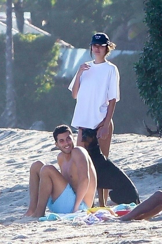 Kendall Jenner Enjoys a Beach Day with Friends (36 Photos)