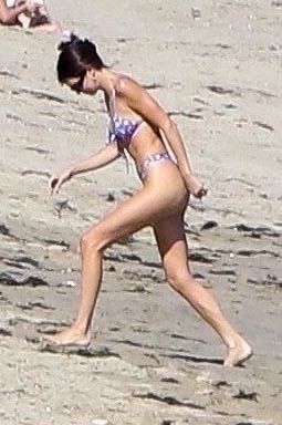 Kendall Jenner Enjoys a Beach Day with Friends (36 Photos)