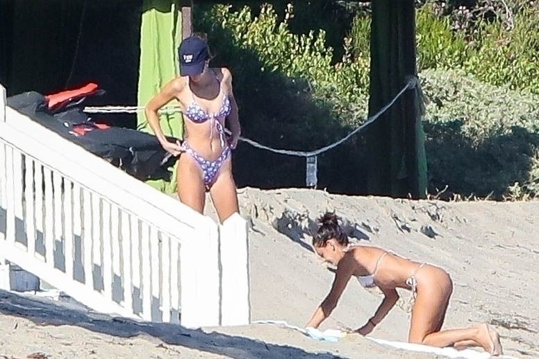 Kendall Jenner Enjoys a Beach Day with Friends (36 Photos)