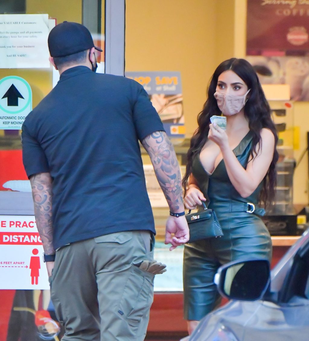 Sexy Kim Kardashian Wears a Mask in LA (19 Photos)