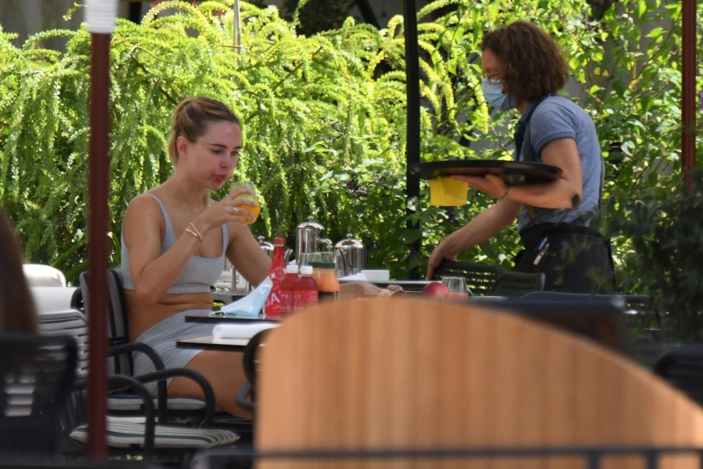 Sexy Kimberley Garner Is Pictured Enjoying Breakfast in Cannes (49 Photos)