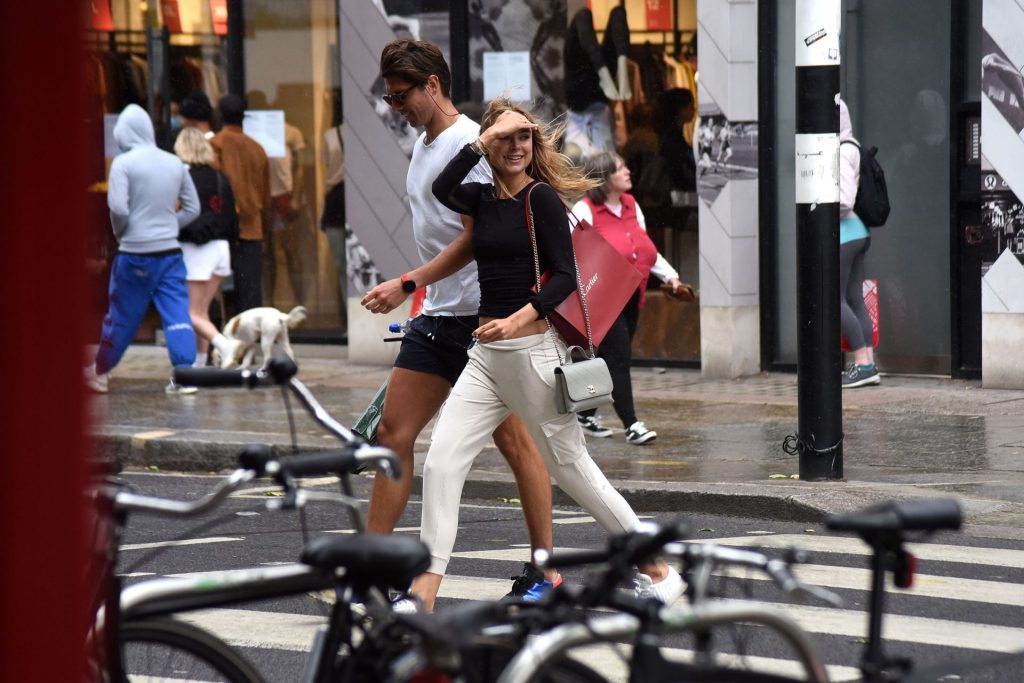 Kimberley Garner Gets Caught Up in the Rain Showers While Spotted in Chelsea (46 Photos)