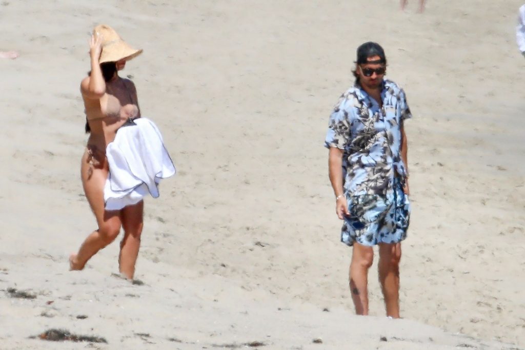 Kourtney Kardashian &amp; Scott Disick Enjoy a Family Day in Malibu (22 Photos)