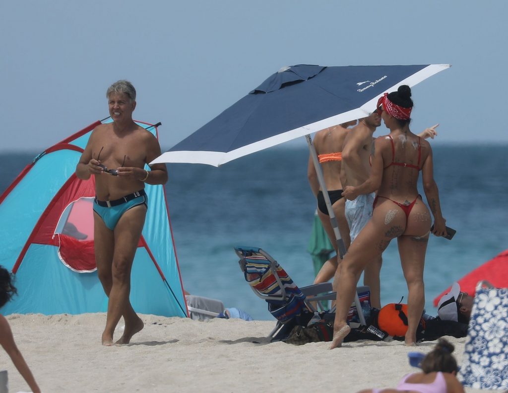 Lis Vega Displays Her Sexy Body on the Beach (72 Photos)